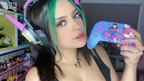 AriGameplays: Las mejores FOTOS en bikini de la famosa gamer